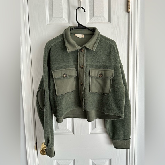 Altar'd State Jackets & Blazers - Altar’d State Womens Medium Oversized Cropped Fleece Jacket Green Elbow Patches